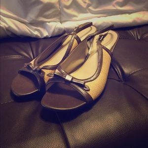 Like-New Open-Toe Kitten Heels